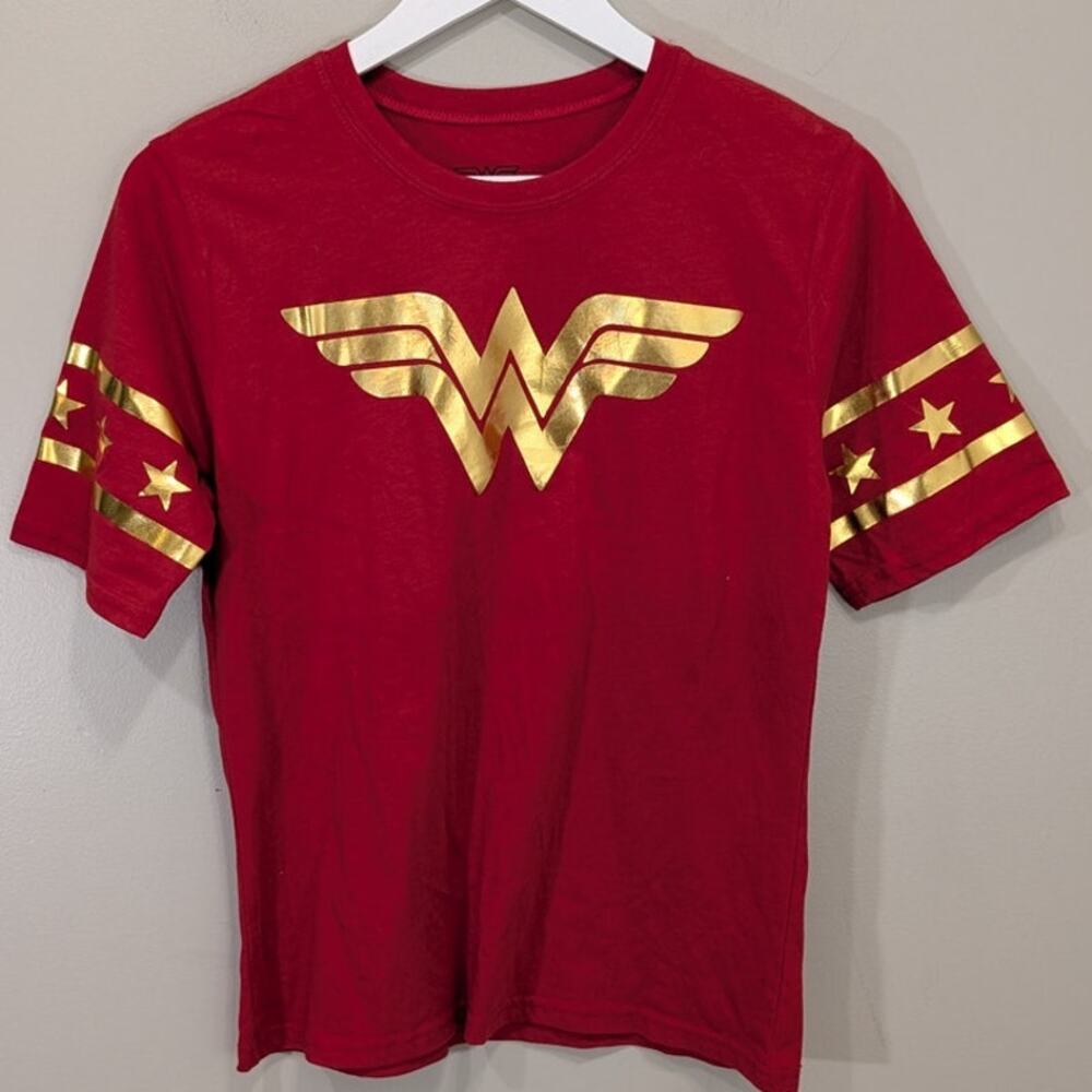 Wonder Woman T-Shirt Costume DC Comic Fan Bold Red Gold - Size M